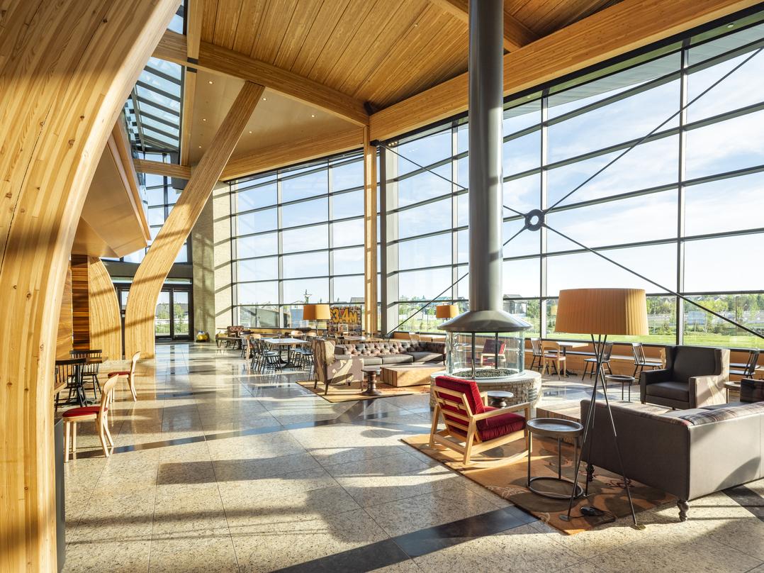 As the heart of the campus, the Commons serves as its foyer, living room, dining room and kitchen. Woven throughout the campus, landscaped spaces provide employees and the community with a lush natural setting for year-round enjoyment.