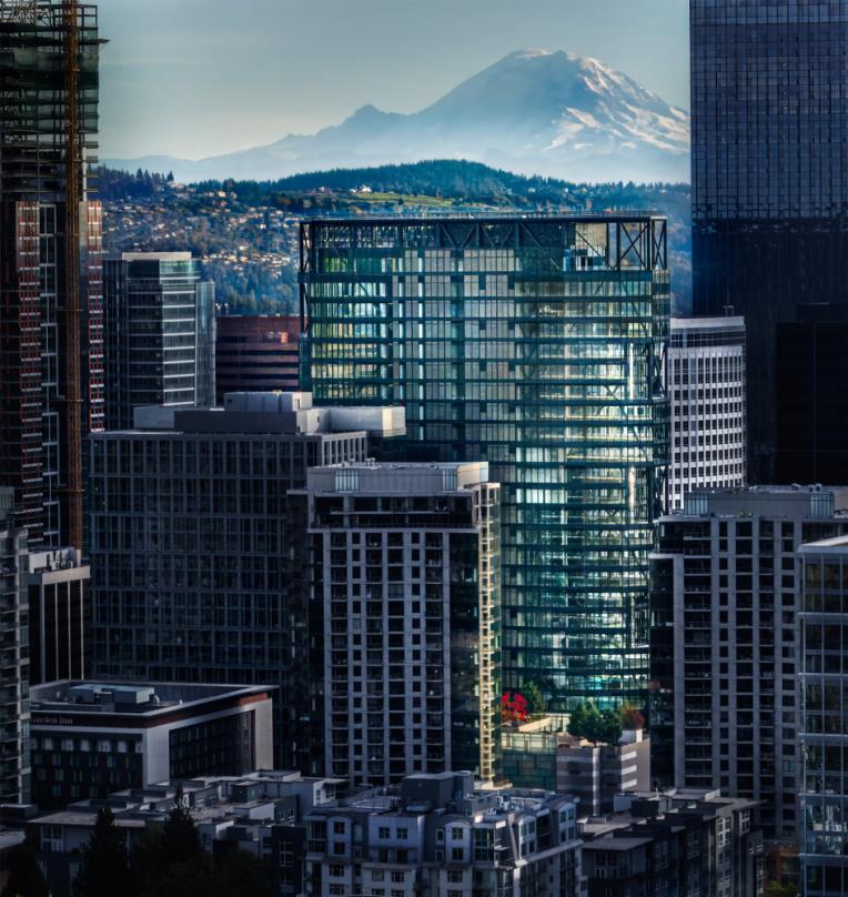 The tower’s enclosure is designed for energy efficiency and comfort while offering abundant natural light and sweeping views of Seattle and the surrounding mountains. 