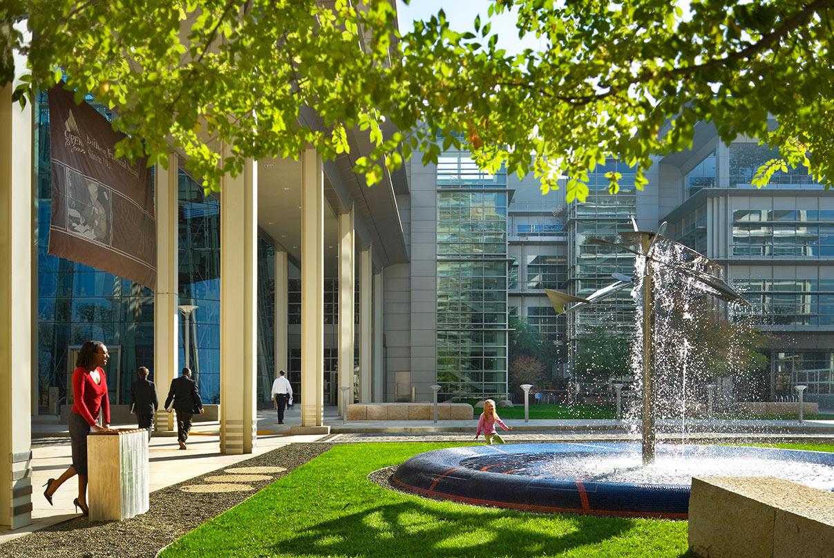 The green atrium in modern architecture CalPERS Headquarters Complex