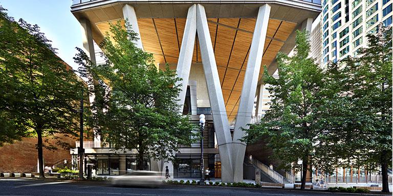 Double V-shaped pillar design of 2+U, a class-A office tower located in Seattle, Washington. 