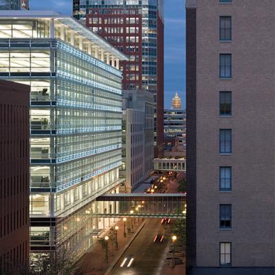 The exterior view of Wells Fargo’s headquarters campus in Des Moines, Iowa with a central atrium as additional daylight. 